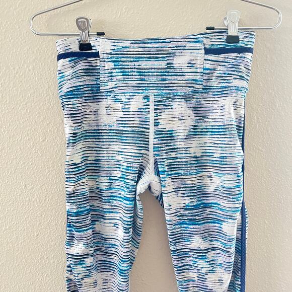 Lululemon Real Quick tight in blurry belle multi/ Hero Blue - Picture 3 of 10